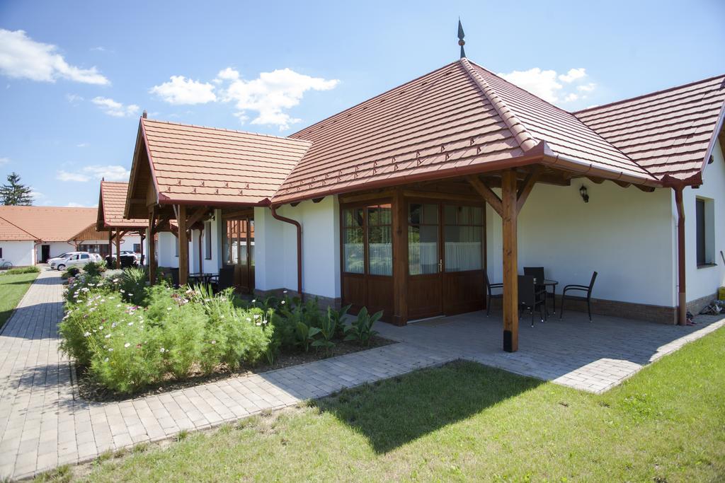 Hotel Kassai Fogado Kaposmero Exteriér fotografie